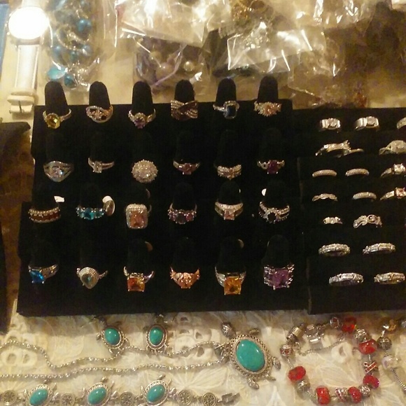 ✨PICTURES & ITEMS FOR MYSTERY BOXES✨ - Picture 7 of 8